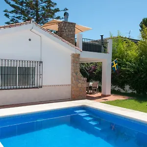 Marysol Sleeps 6 Fuengirola